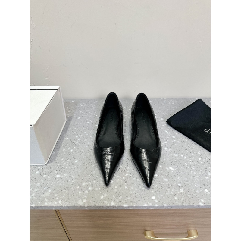 Other flat shoes